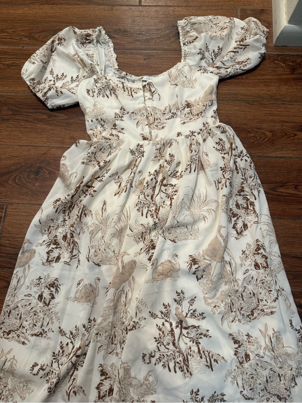 ✨Lush Cream and Brown Toile Puff-Sleeve Dress